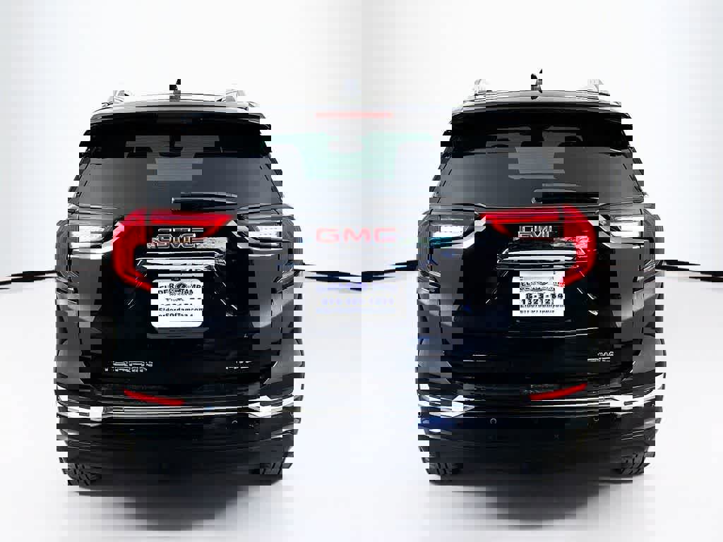 Used 2022 GMC Terrain Denali w/ Denali Premium Package image 4