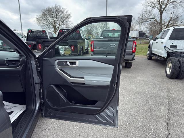 Certified 2022 Ford Explorer XLT w/ Equipment Group 202A image 18