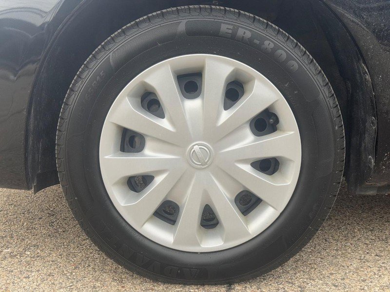 Used 2019 Nissan Versa SV image 11