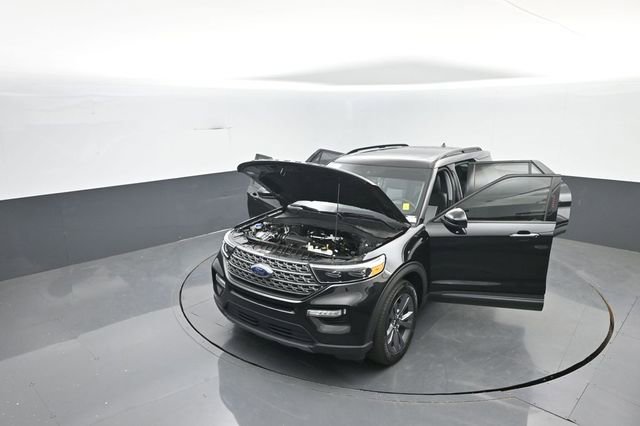 Certified 2022 Ford Explorer XLT w/ Equipment Group 202A AWD/4WD image 41