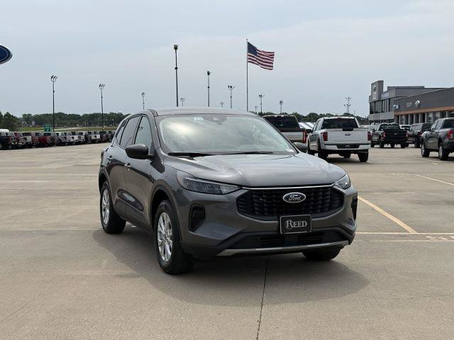 Certified 2025 Ford Escape Active AWD/4WD image 2
