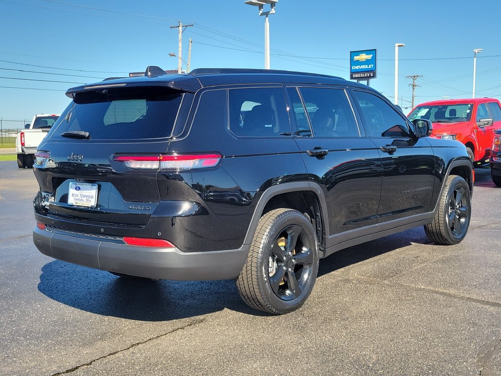 Used 2023 Jeep Grand Cherokee L Limited w/ Luxury Tech Group II AWD/4WD image 4