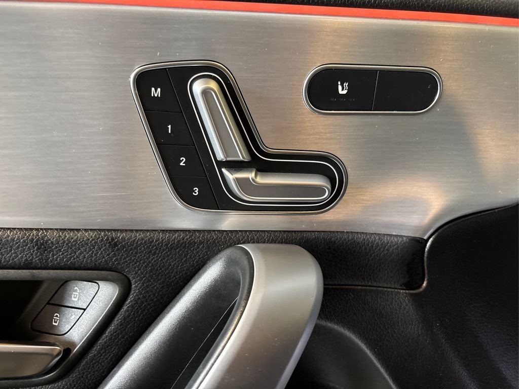 Used 2019 Mercedes-Benz A 220 4MATIC image 31