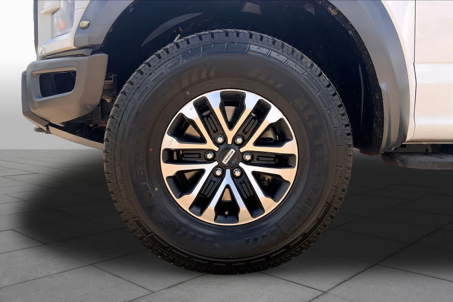 Certified 2019 Ford F150 Raptor w/ Equipment Group 802A Luxury AWD/4WD image 11