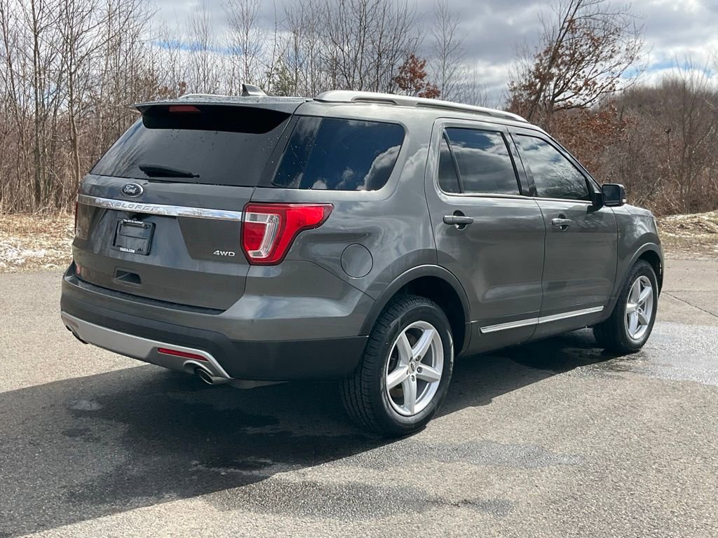 Certified 2017 Ford Explorer XLT w/ Equipment Group 202A image 27