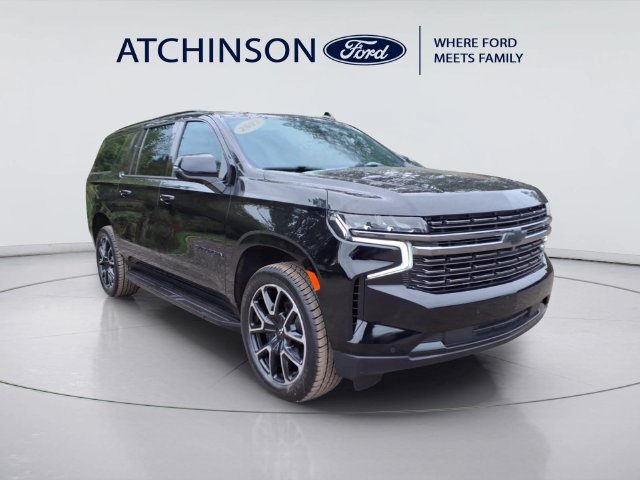 Used 2022 Chevrolet Suburban RST w/ Sport Performance Package AWD/4WD image 3