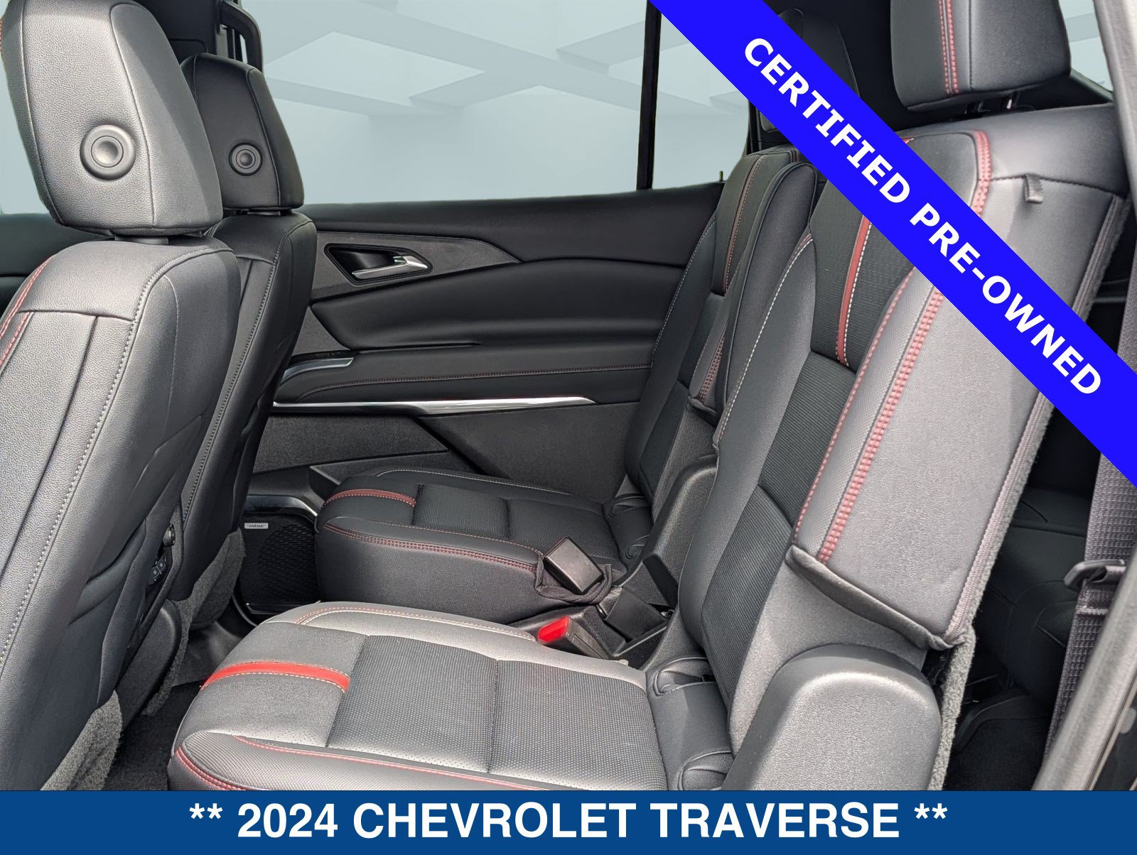 Used 2024 Chevrolet Traverse RS FWD image 16