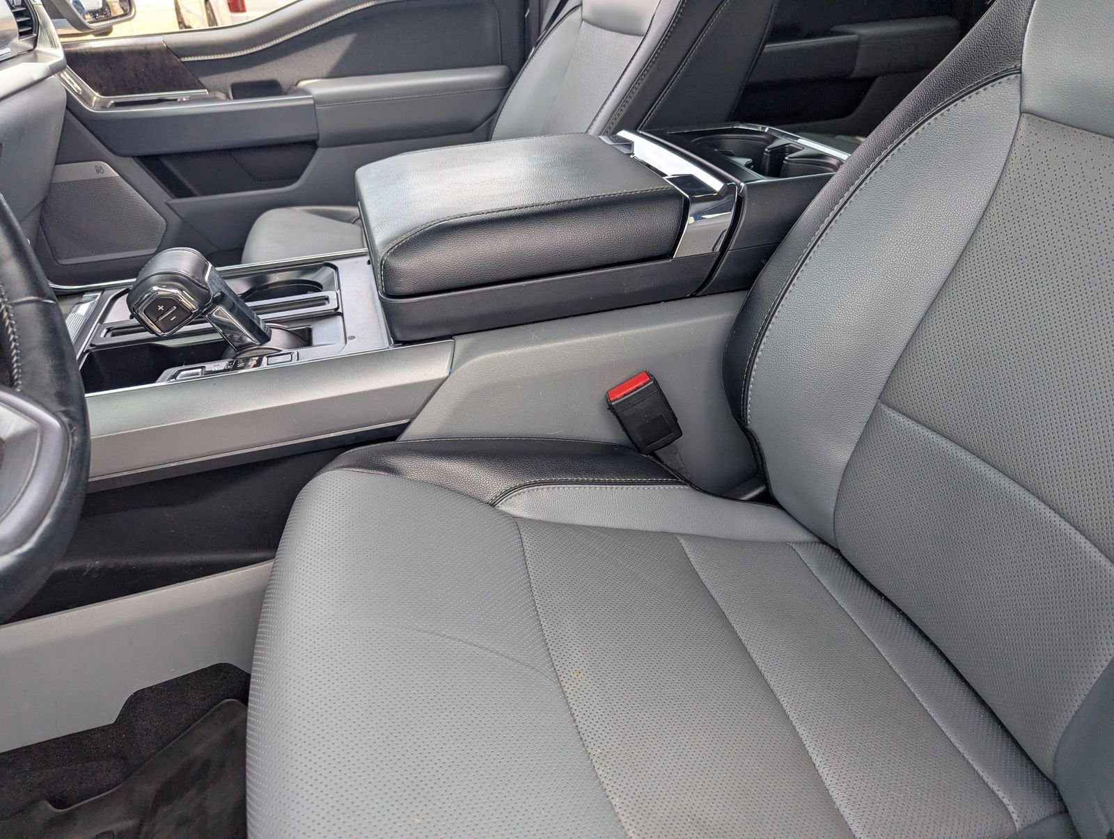 Certified 2023 Ford F150 Lariat w/ Trailer Tow Package image 18