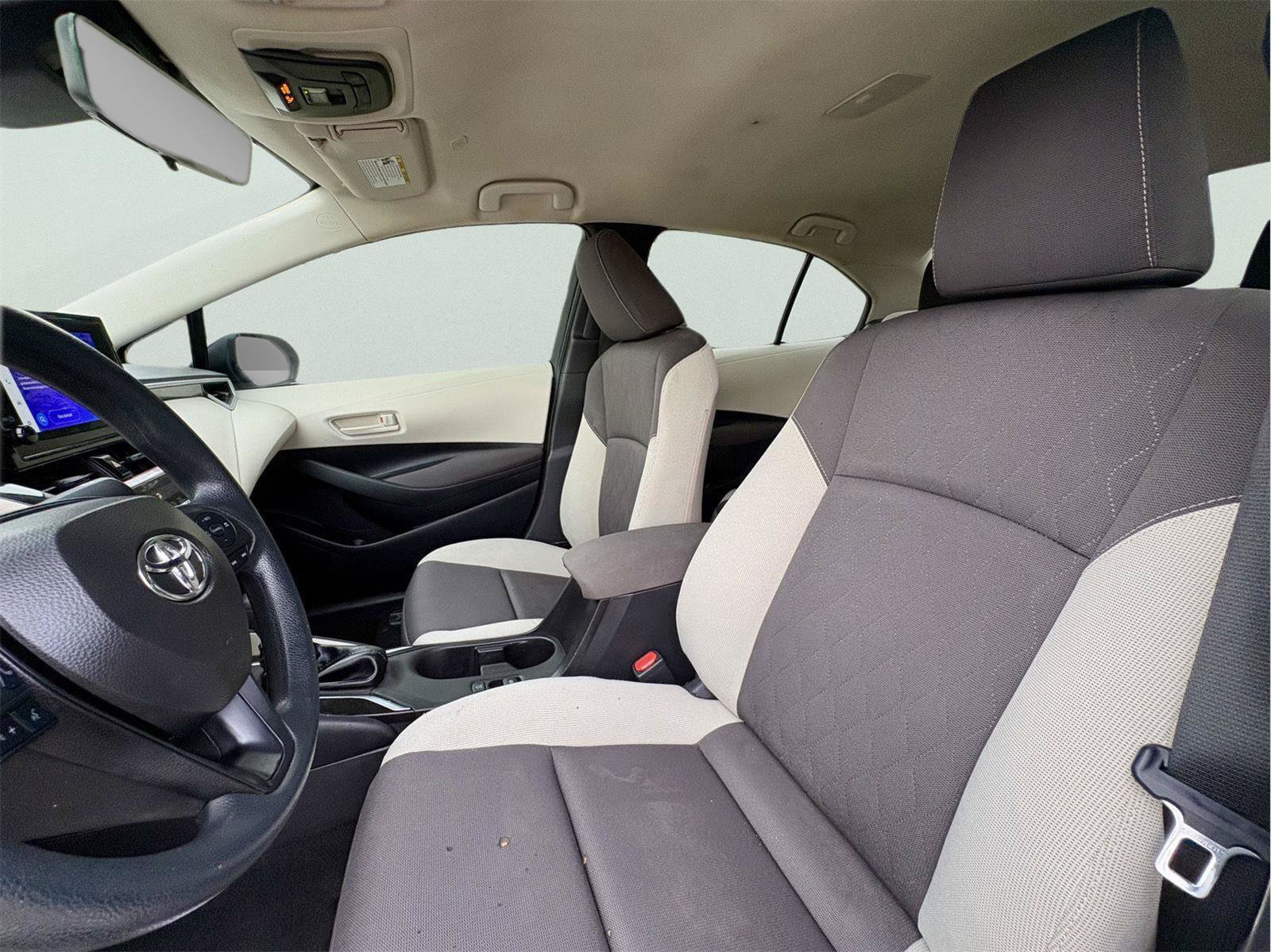 Used 2025 Toyota Corolla LE FWD image 13