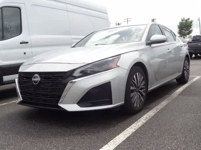 Used 2023 Nissan Altima 2.5 SV FWD image 1