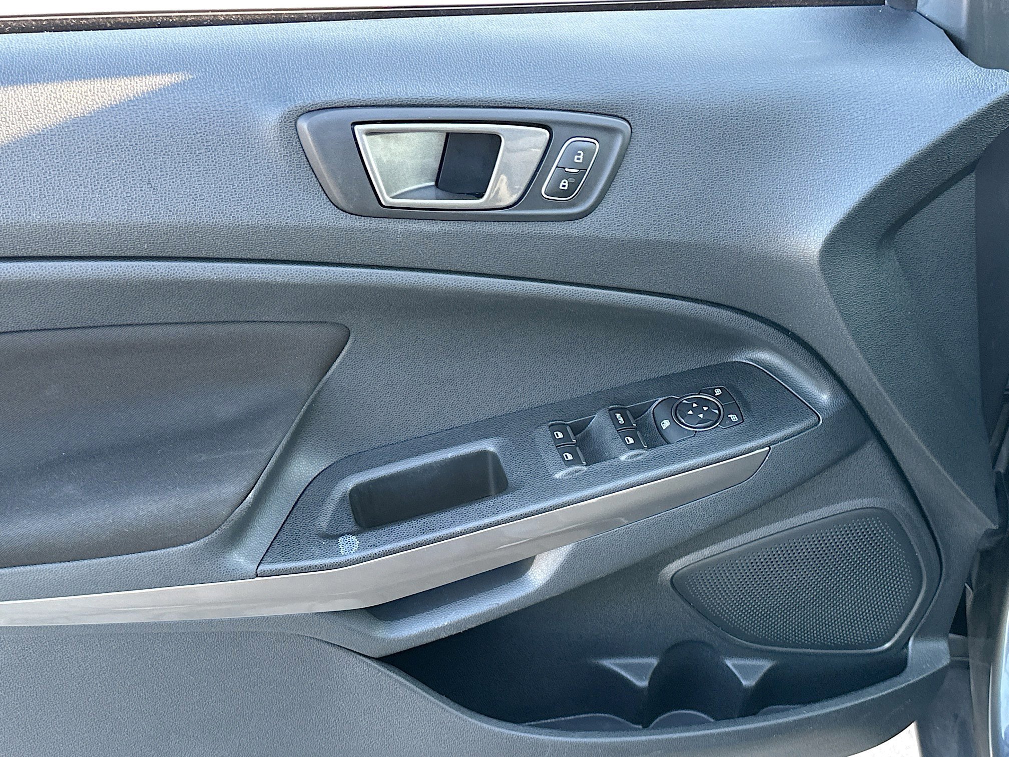 Certified 2021 Ford EcoSport SE image 17