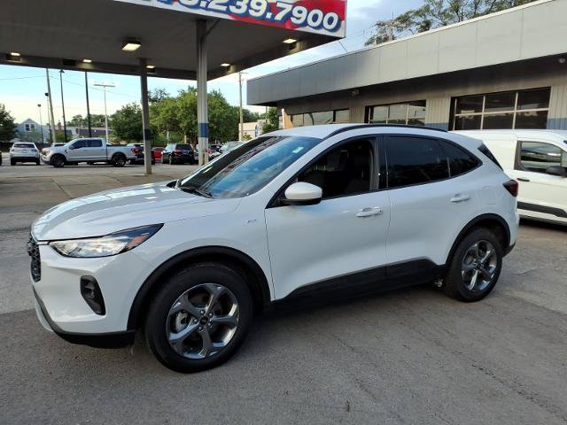 Certified 2025 Ford Escape ST-Line Select AWD/4WD image 6