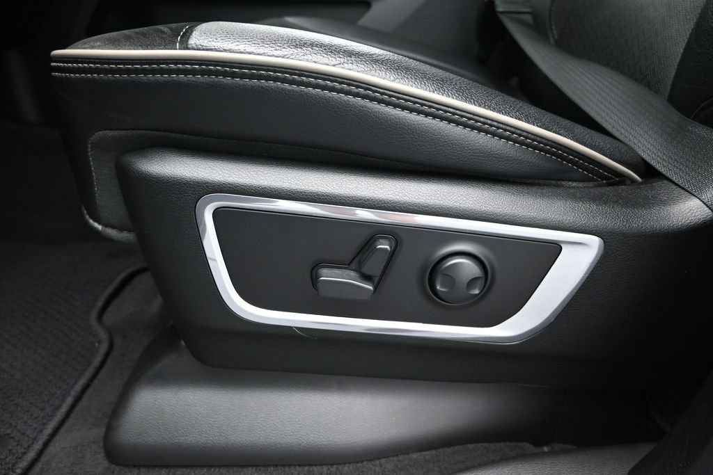 Used 2023 RAM 1500 Laramie AWD/4WD image 21
