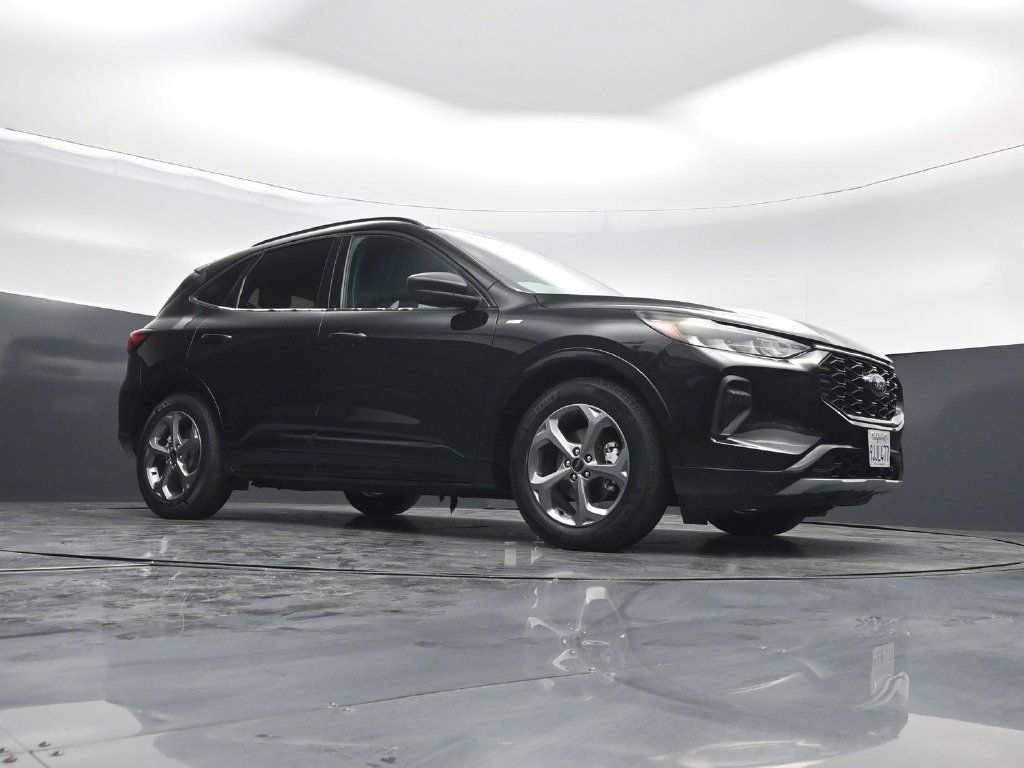 Certified 2023 Ford Escape ST-Line w/ Tech Pack #1 FWD image 4