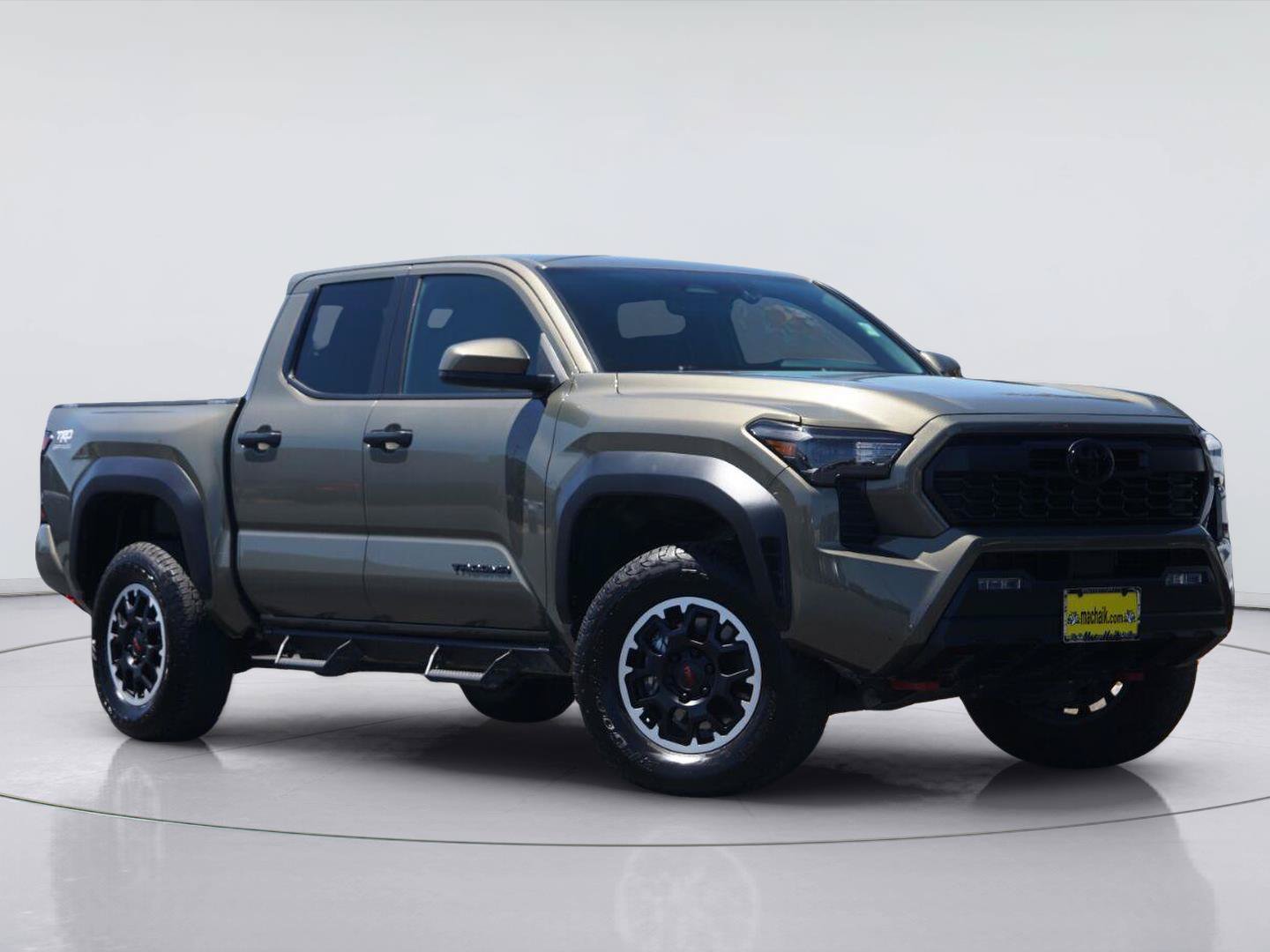 Used 2025 Toyota Tacoma TRD Off-Road AWD/4WD image 2