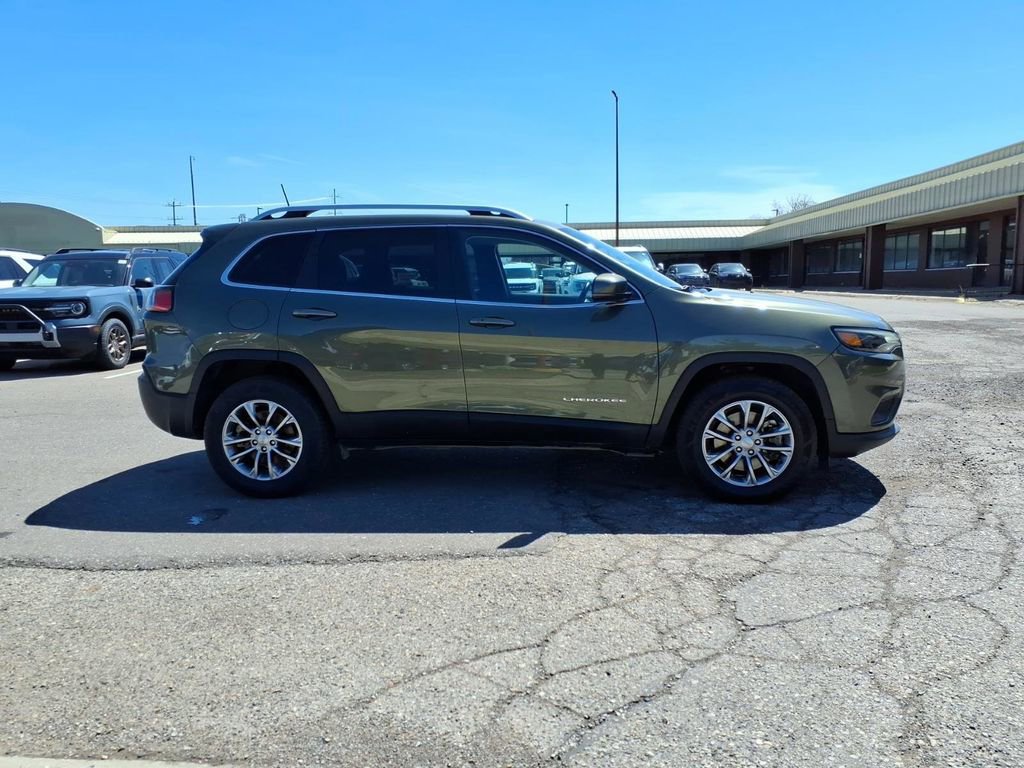 Used 2021 Jeep Cherokee Latitude Lux w/ Comfort/Convenience Group AWD/4WD image 6