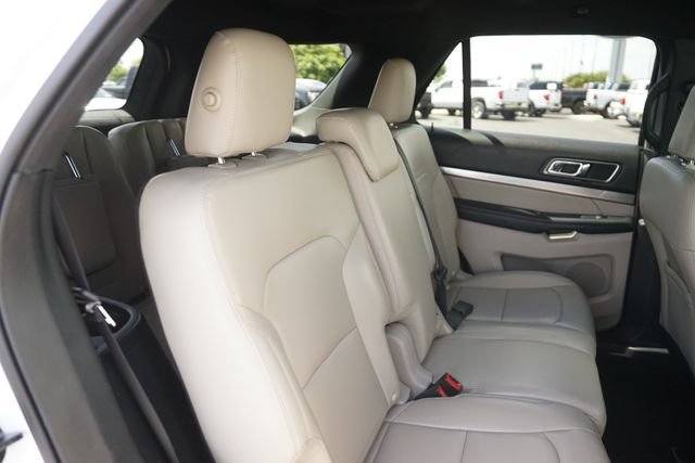 Certified 2019 Ford Explorer XLT w/ Equipment Group 202A FWD image 18