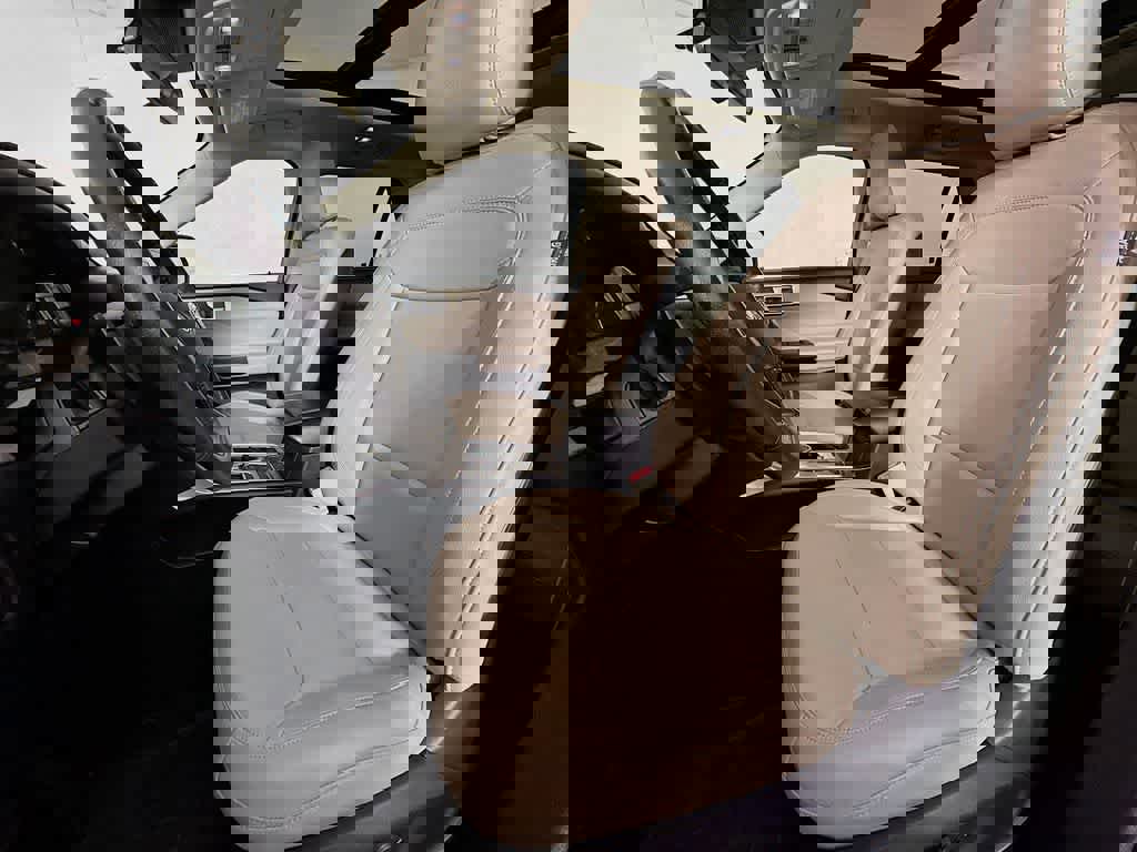 Certified 2020 Ford Explorer XLT w/ Equipment Group 202A image 15