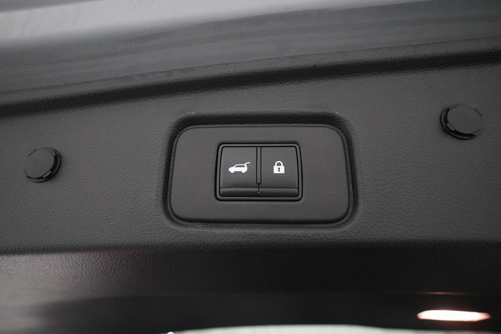 Used 2022 Nissan Pathfinder SL AWD/4WD image 15