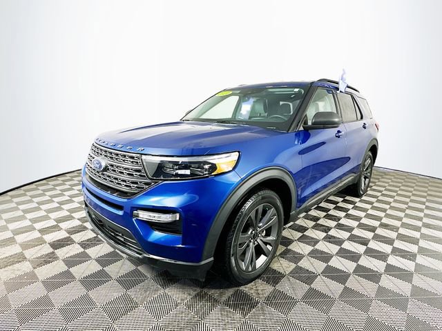Certified 2021 Ford Explorer XLT w/ Equipment Group 202A image 7