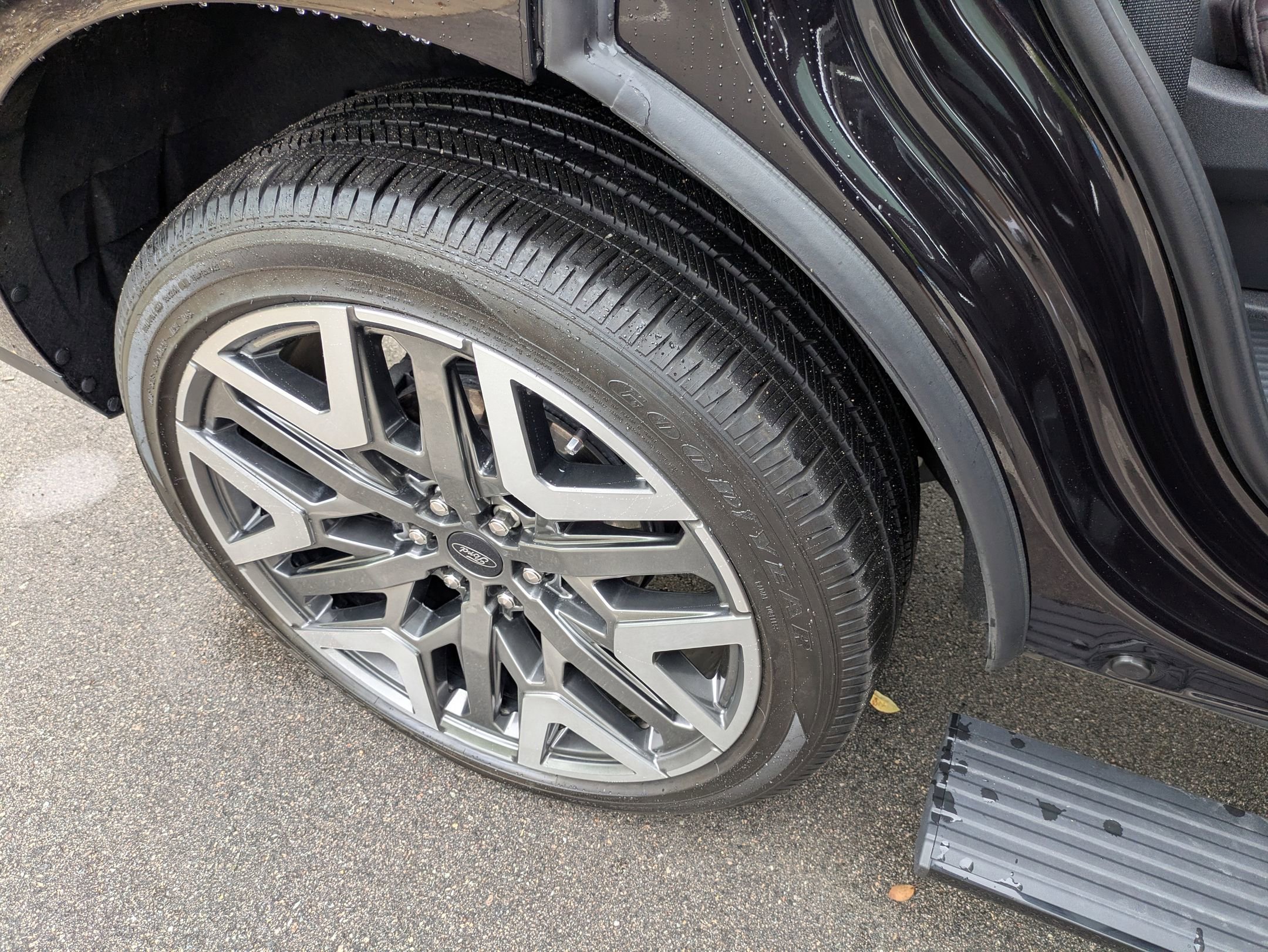 Certified 2025 Ford Expedition Platinum w/ Platinum Ultimate Package AWD/4WD image 38