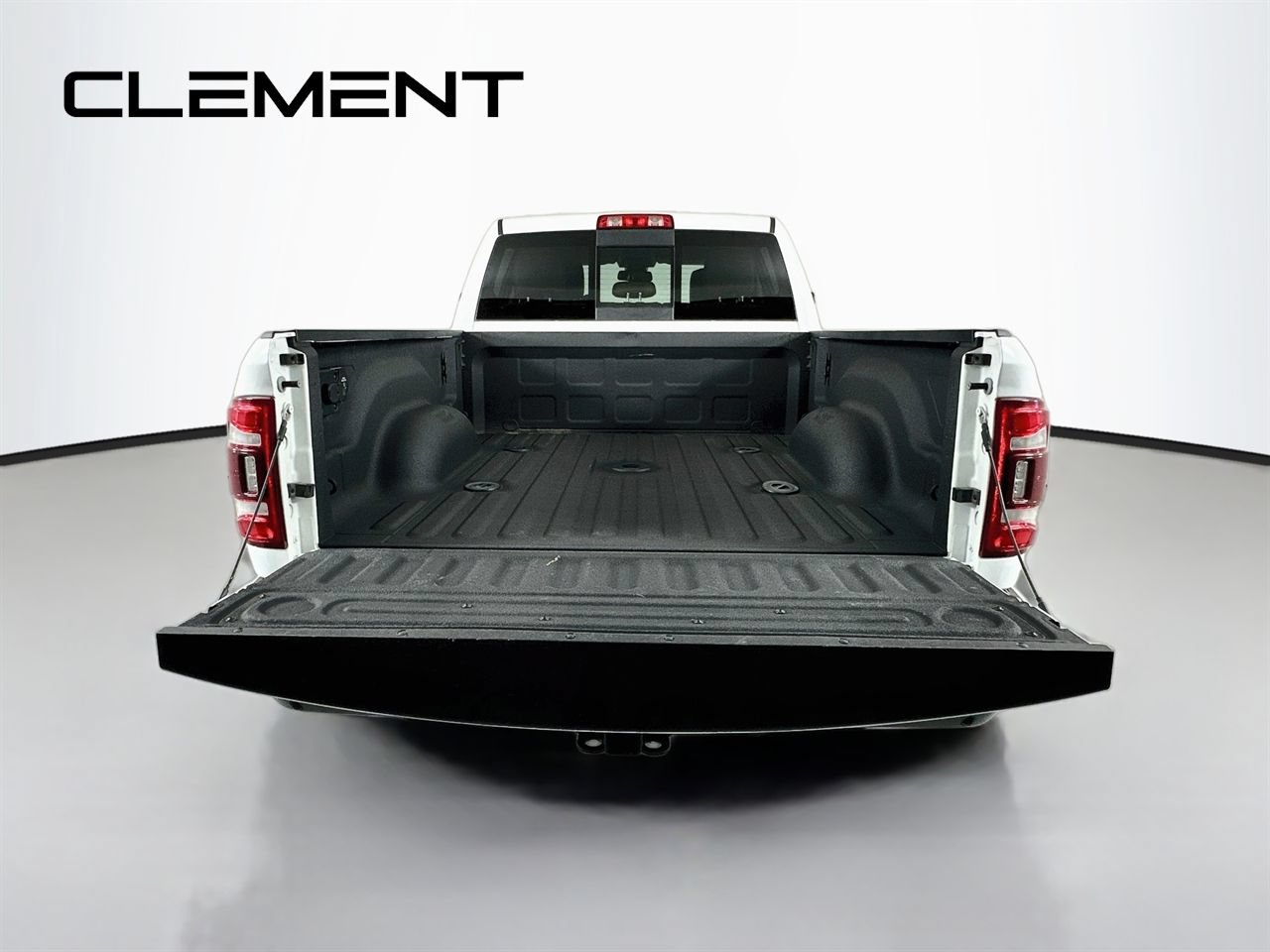 Used 2024 RAM 3500 Limited AWD/4WD image 11