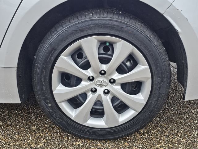 Used 2021 Toyota Corolla LE image 26