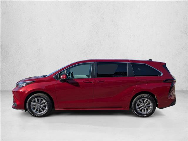 Used 2023 Toyota Sienna LE FWD image 9