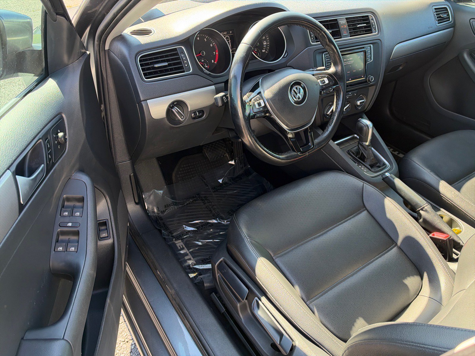 Used 2018 Volkswagen Jetta SE FWD image 6