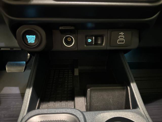 Certified 2025 Ford Maverick Lariat w/ Black Appearance Package AWD/4WD image 30