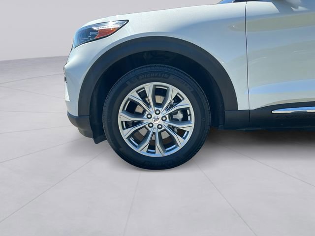 Certified 2023 Ford Explorer XLT w/ Equipment Group 202A image 9