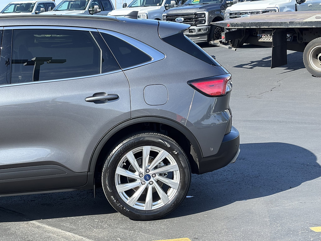 Certified 2021 Ford Escape Titanium w/ Titanium Elite Package AWD/4WD image 11