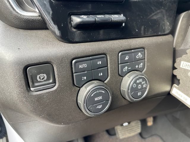Used 2022 Chevrolet Silverado 1500 High Country w/ Technology Package AWD/4WD image 15