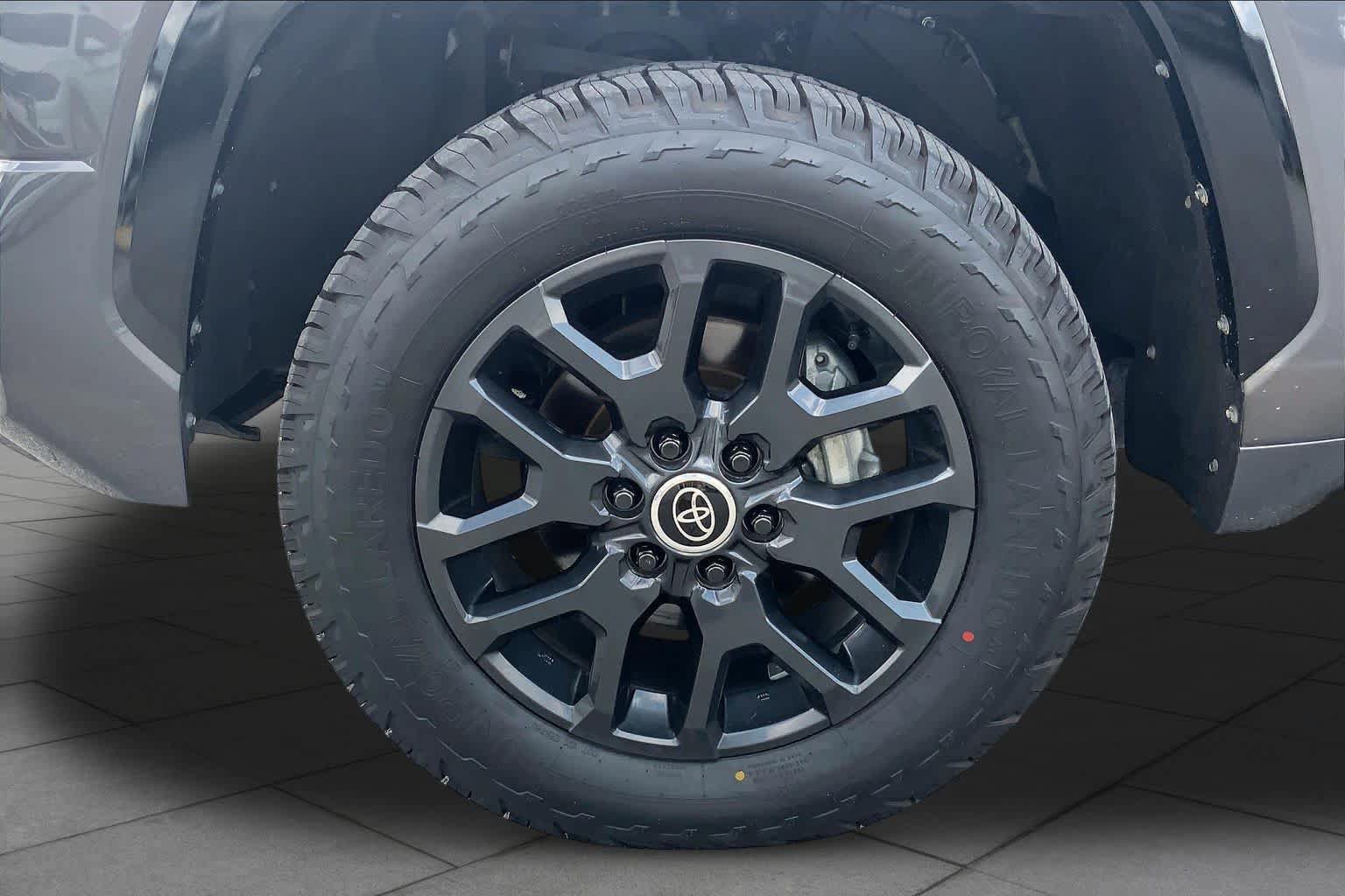 Used 2024 Toyota Tundra Platinum AWD/4WD image 11