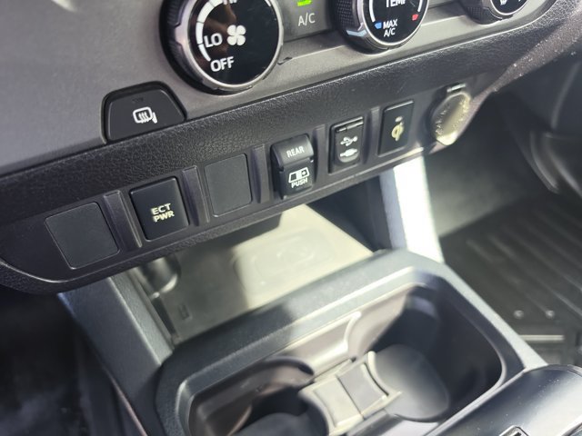 Used 2018 Toyota Tacoma TRD Sport RWD image 30