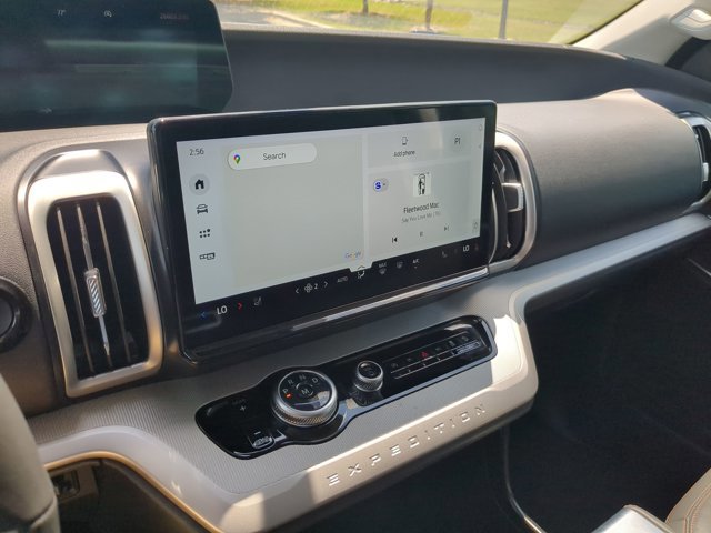 Certified 2025 Ford Expedition Active AWD/4WD image 22