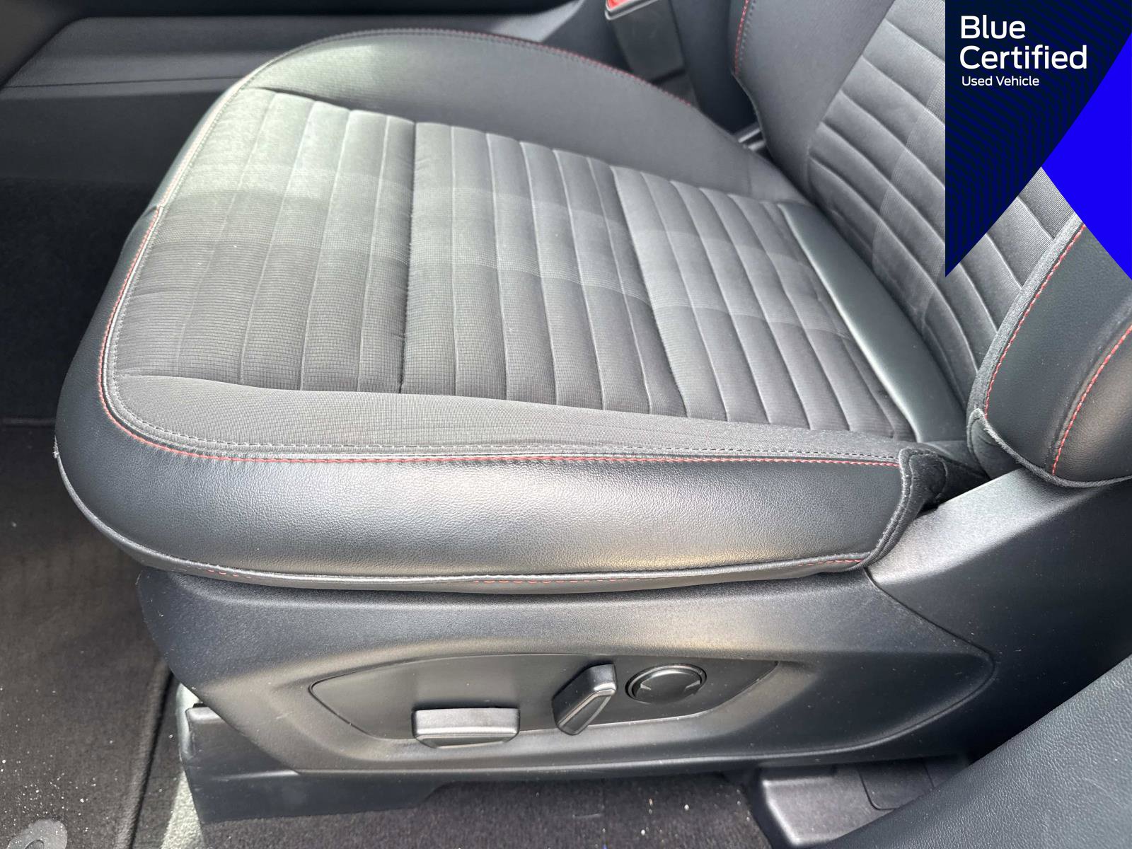 Certified 2025 Ford Explorer ST-Line AWD/4WD image 23