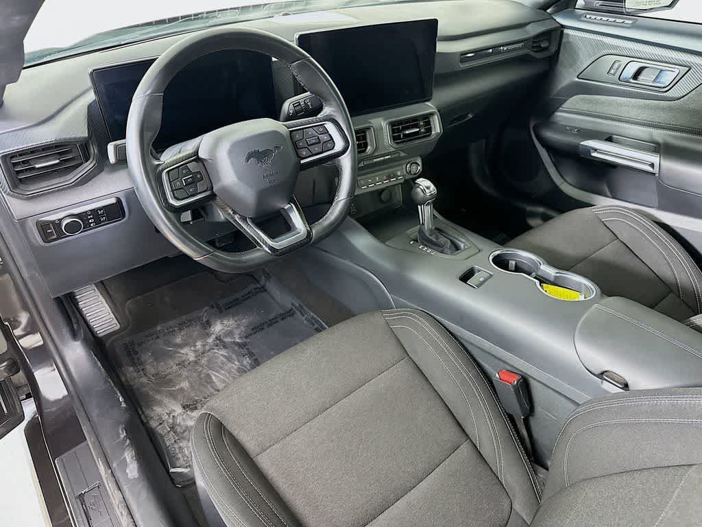 Certified 2024 Ford Mustang Coupe RWD image 2