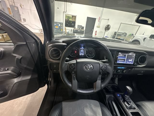 Used 2021 Toyota Tacoma TRD Off-Road AWD/4WD image 15