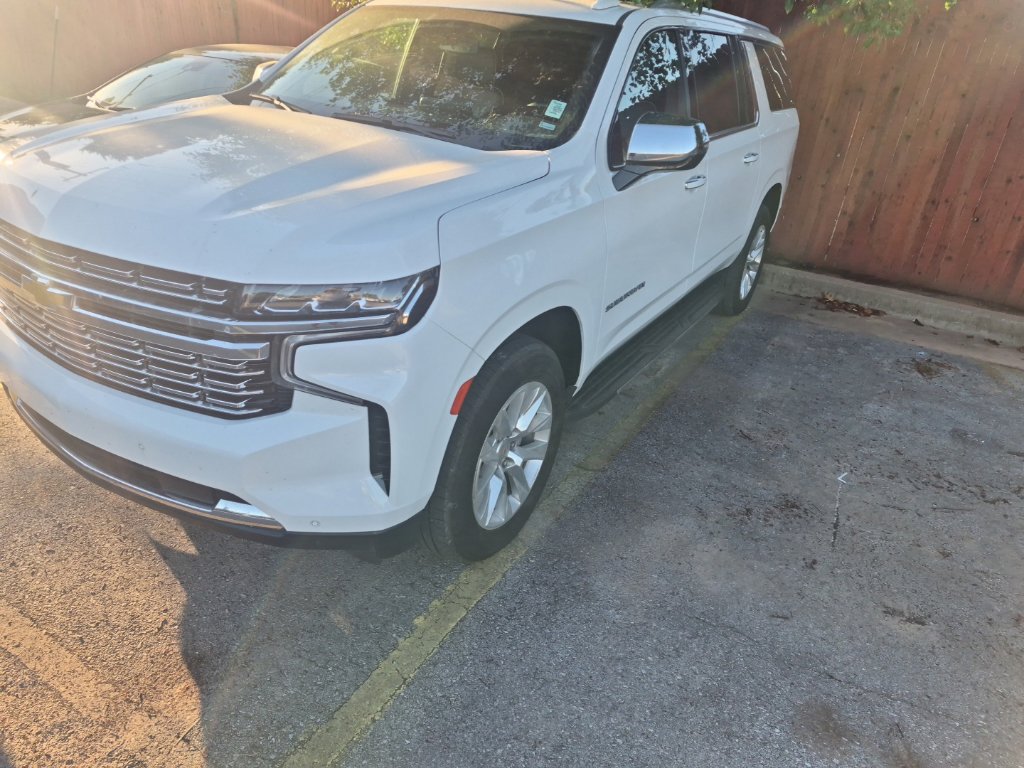 Used 2024 Chevrolet Suburban Premier RWD image 4