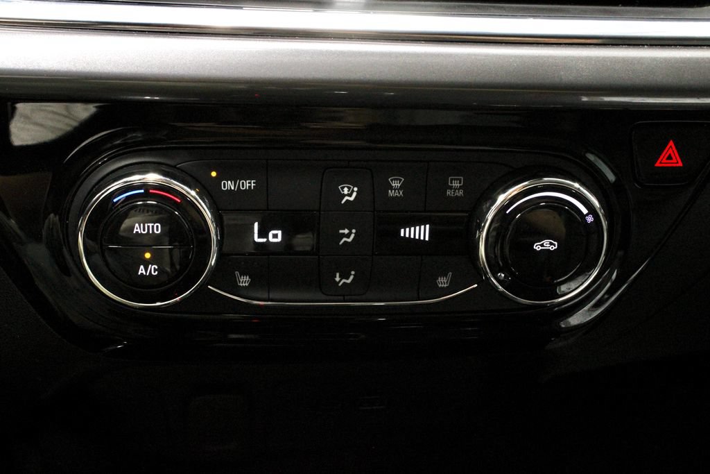 Used 2024 Chevrolet Trax ACTIV w/ Driver Confidence Package FWD image 30