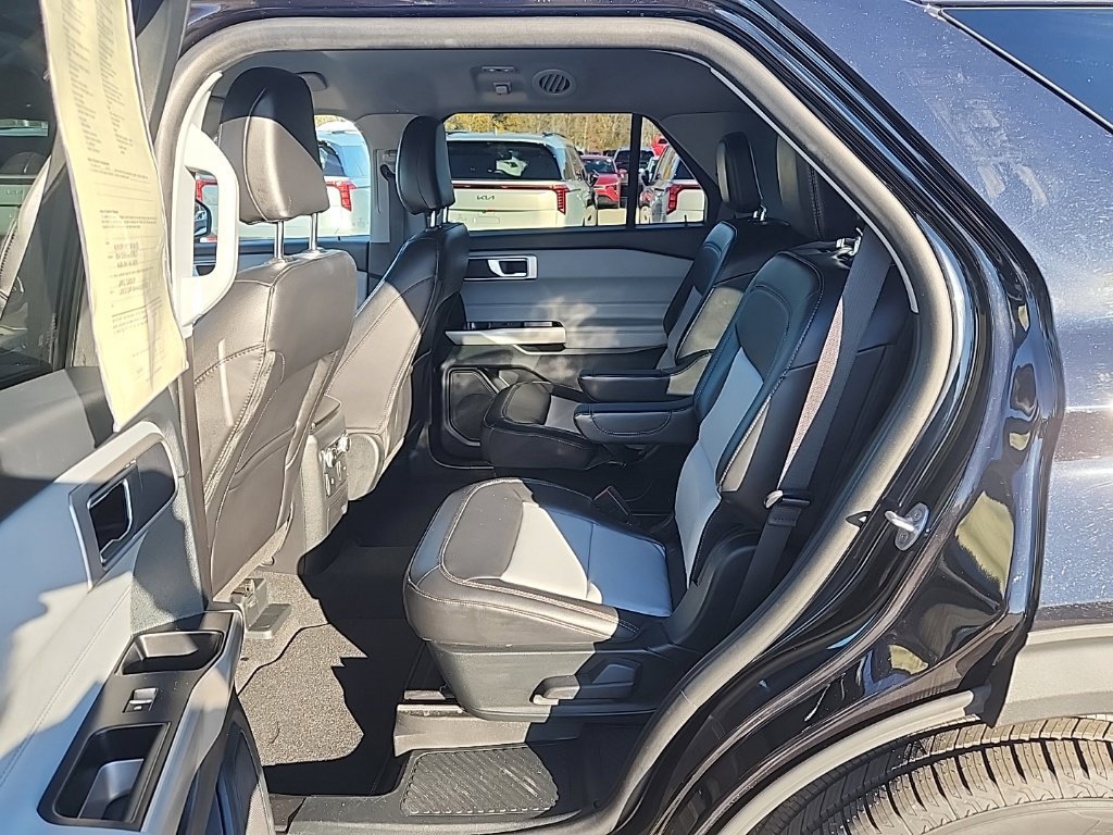 Certified 2023 Ford Explorer XLT w/ Equipment Group 202A AWD/4WD image 11