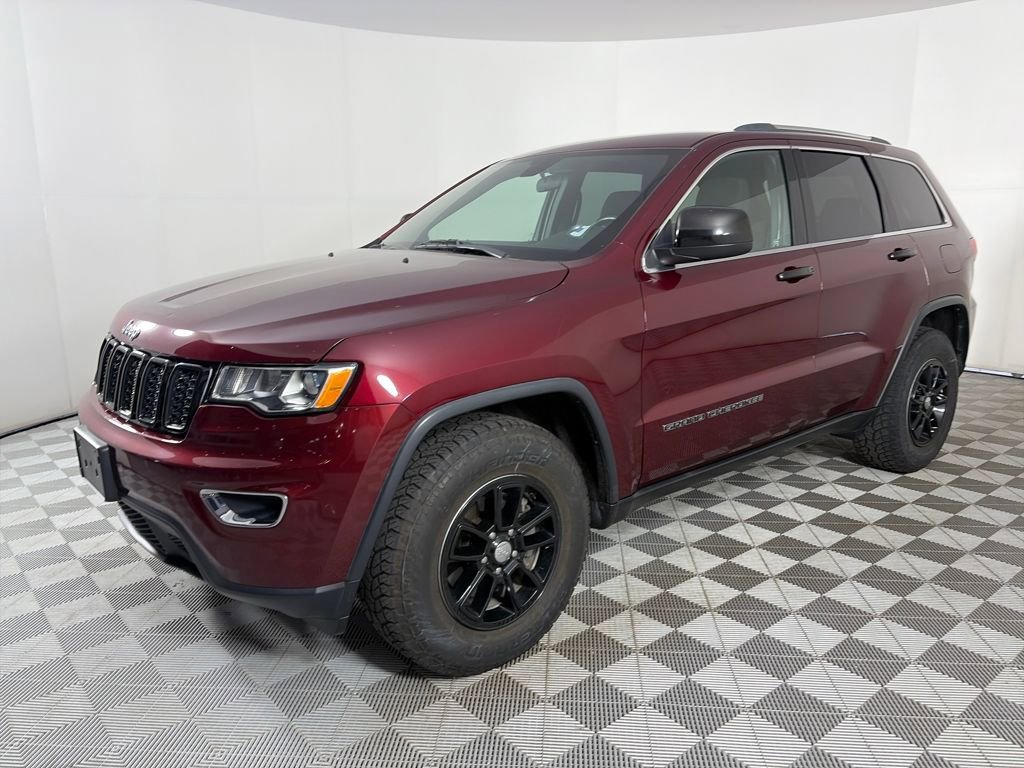 Used 2018 Jeep Grand Cherokee Laredo AWD/4WD image 3