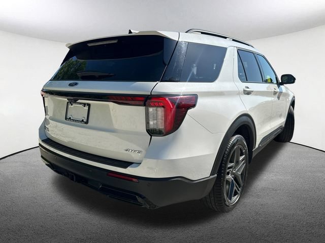 Certified 2025 Ford Explorer ST-Line w/ ST-Line Street Pack AWD/4WD image 15