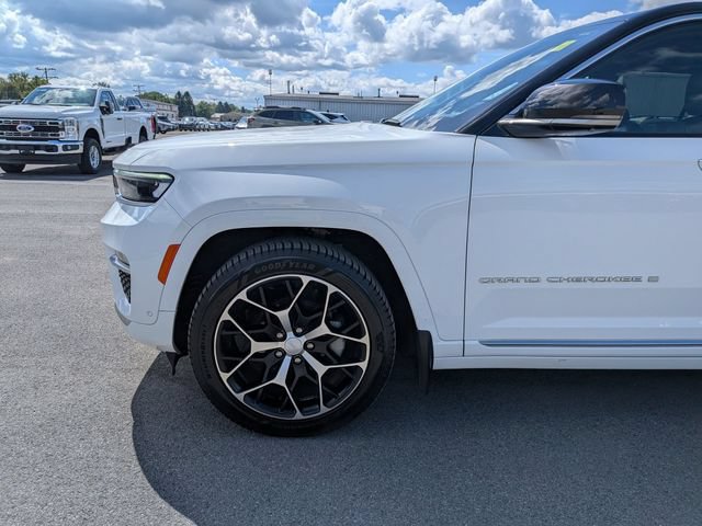 Used 2023 Jeep Grand Cherokee Summit AWD/4WD image 23