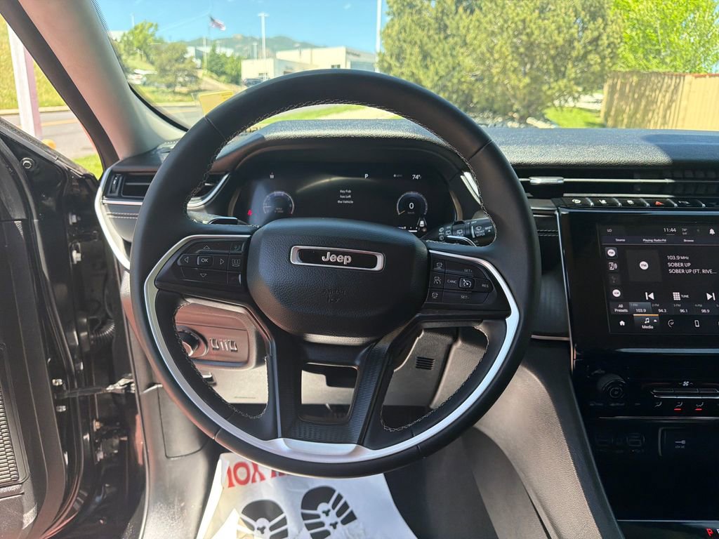 Used 2023 Jeep Grand Cherokee L Laredo AWD/4WD image 16
