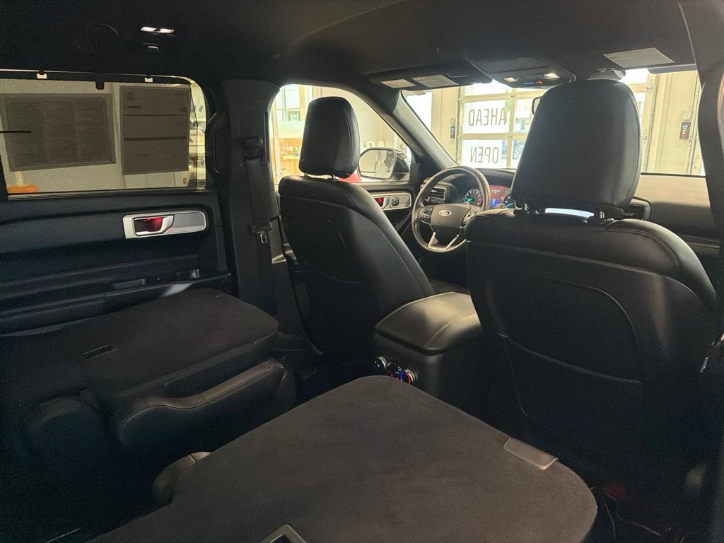 Certified 2020 Ford Explorer Limited w/ Hybrid Equipment Group 310A AWD/4WD image 29