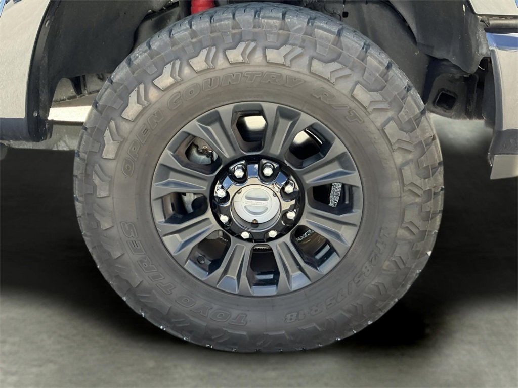 Certified 2021 Ford F350 Platinum w/ Tremor Off-Road Package image 13