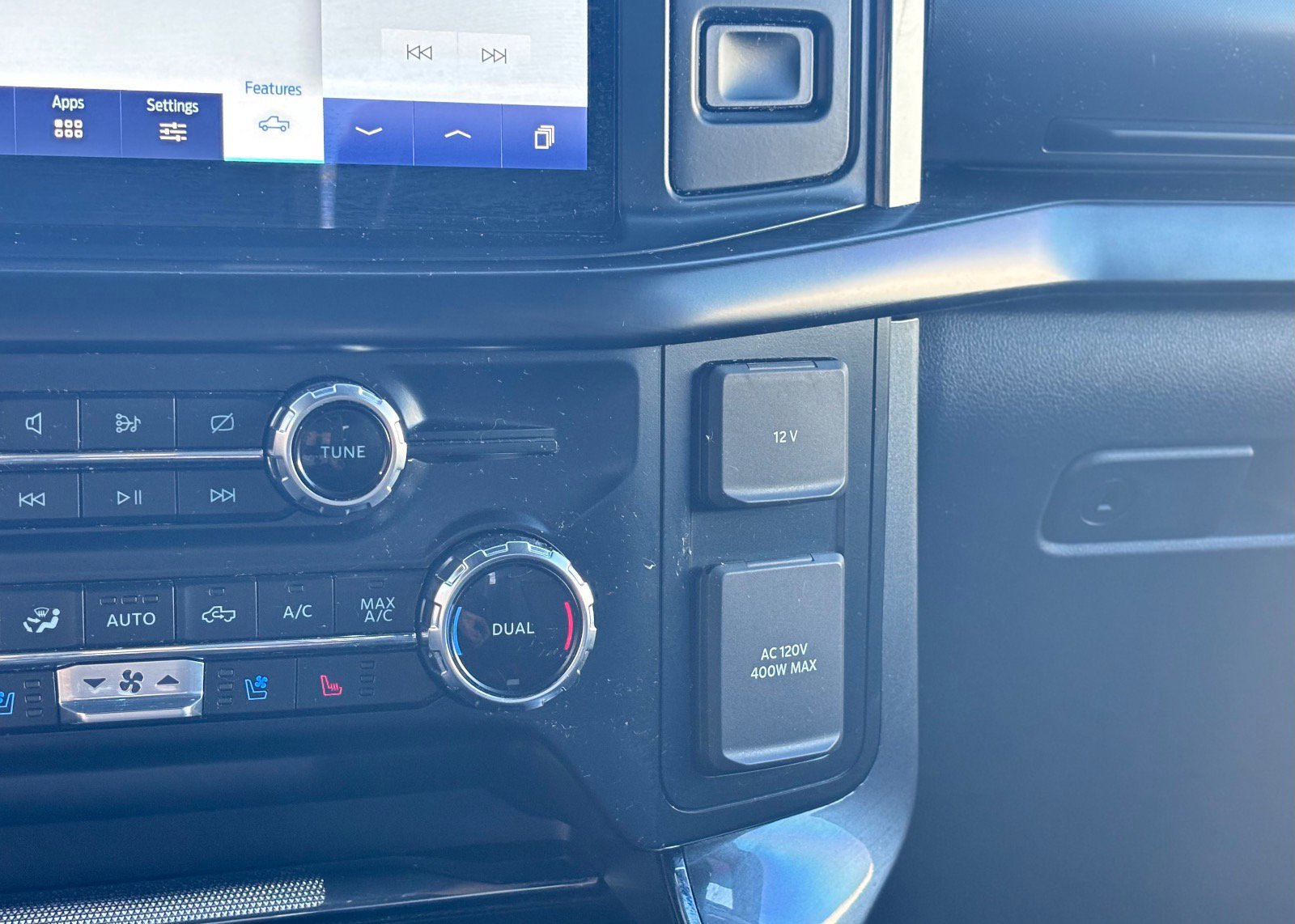 Certified 2022 Ford F150 Lariat w/ Equipment Group 502A High image 47