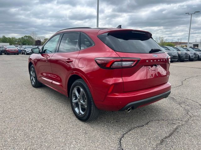 Certified 2023 Ford Escape ST-Line w/ Tech Pack #1 AWD/4WD image 6